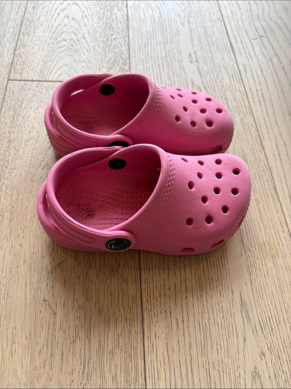 CROCS Kids Bubblegum Pink Classic Clog size 7